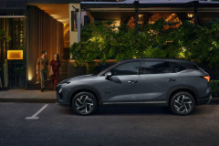 suv-chevrolet-captiva-ev-restaurante-noturno